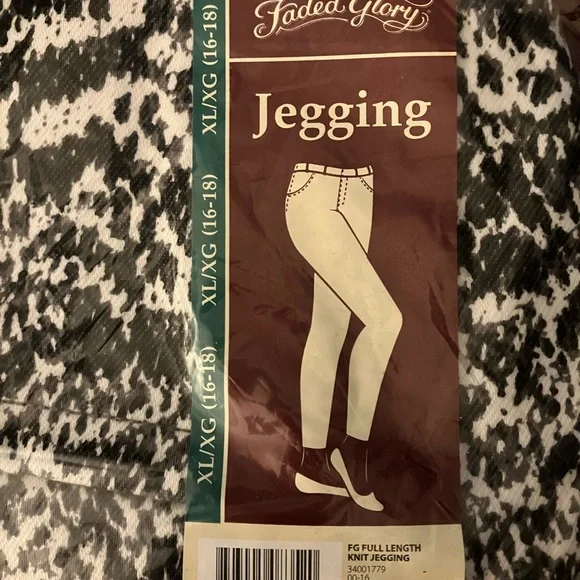 NWT Ladies Faded Glory Full Ankle Length Abstract Black, Gray, and White Print - Picture 2 of 3